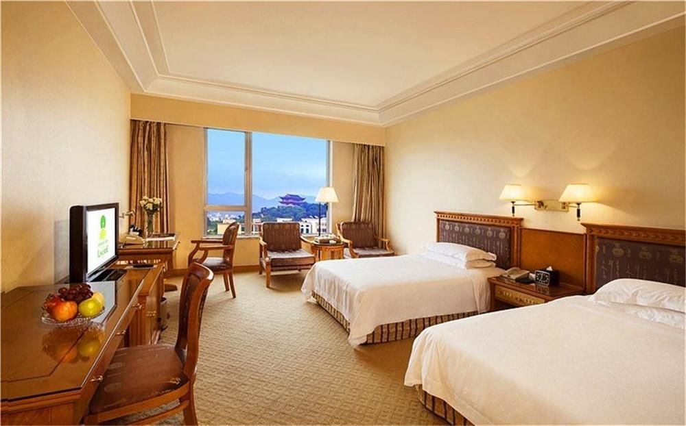 Fuzhou Lakeside Hotel Exterior photo