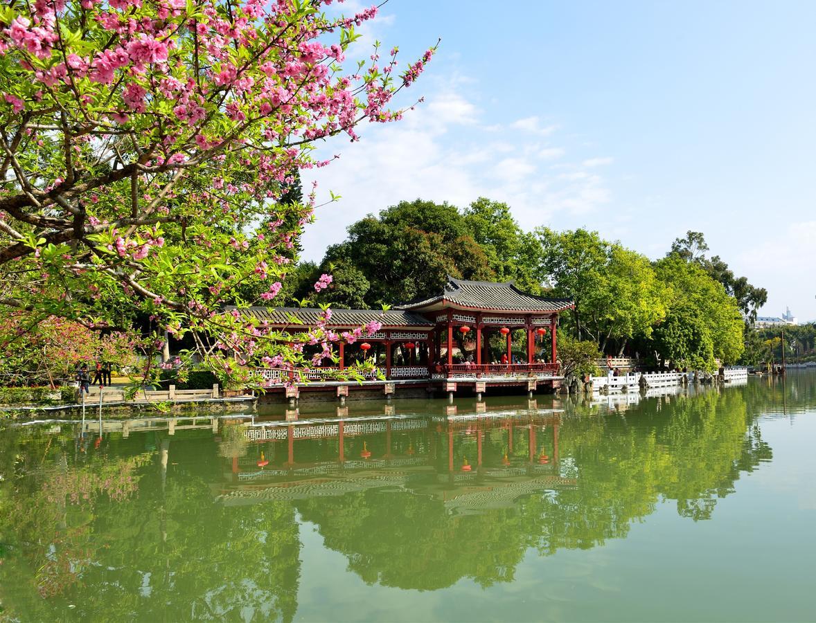 Fuzhou Lakeside Hotel Exterior photo